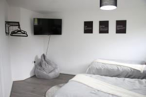 3 Bedroom House Close to City Centre Free Parking