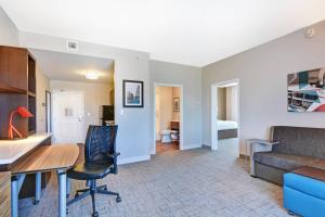 1 Bedroom Suite, 1 King, Sofa bed room in TownePlace Suites by Marriott Jackson Airport/Flowood