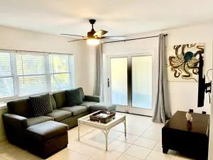 The Seagate - Turtle Cove