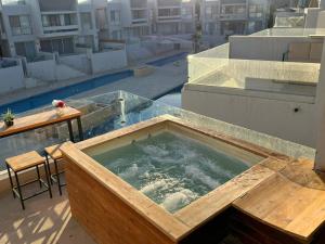 Lovely 1 Bedroom with private heated Jacuzzi at Sholan El Gouna