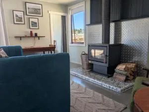 Salty Devil's Rest - Coastal Wilderness Shack - Marrawah