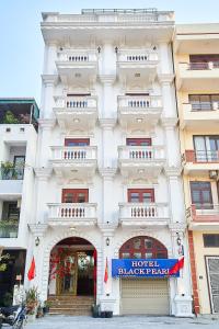 Black Pearl Hotel