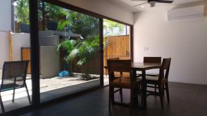 Green Turtle Townhome #1 Private Pool & Garden 300 Mtrs to Beach