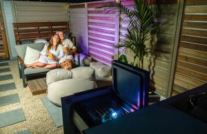 Cinema Under the Stars, Near Beach, CBD & Airport