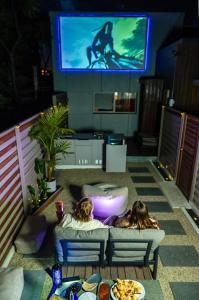 Cinema Under the Stars, Near Beach, CBD & Airport