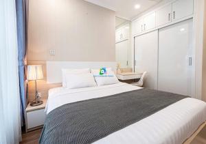 Modern Elegance in Central Park