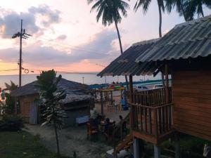 The Sunset View Lanta
