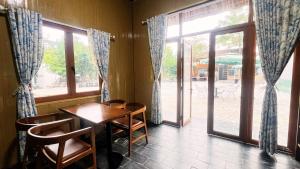 Giường Trong Phòng Ngủ Tập Thể 10 Giường Cho Cả Nam Lẫn Nữ (Bed in 10-Bed Mixed Dormitory Room)