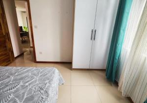 Stunning modern luxury 3-Bedroom Apart with pool flic en flac