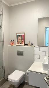 Views From The 6 - Spacious 1 Bedroom Apartment