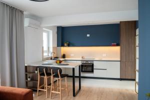 Cityscape Bluewood, Modern & Cozy premium Apt