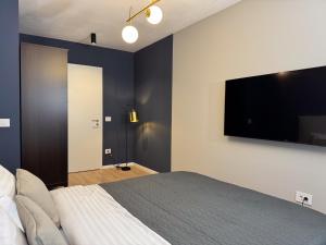 Cityscape Bluewood, Modern & Cozy premium Apt