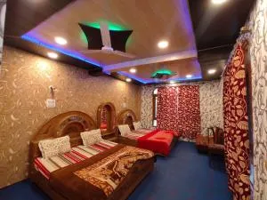 Young Bombay guesthouse - Durgjan