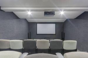 Alice Place -Wi-Fi- Back Up Power- Pool & Cinema & More