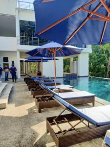 KARON HILL OCEANVIEW Spacious 1 BEDROOM Sleeps 4