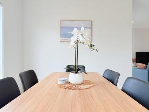 Serene Escape 4BR 25Bath Retreat in Rochedale