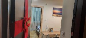 Livias Room To Ampelokipi metro Airport line