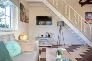 Sweet Cottage In The City - Varvásion