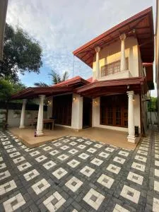 TRIPLE CHARM Villa - Pamburana West