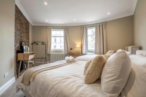 Stylish City Apartment Sleeps 6