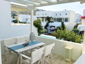 Mykonian Style Pool House 1 w Night Security Guard