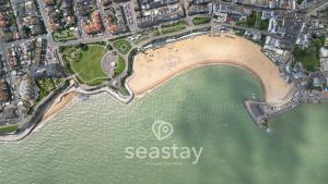 Evas Sea View 2 Bed 2 Bath Parking