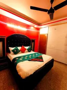 HANGOUT HOSTEL by THE DEEP GROUP - Gurgaon