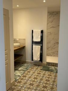 B&B / Chambres d'hotes Maison Jacotte orange : Chambre Double - Vue sur Jardin