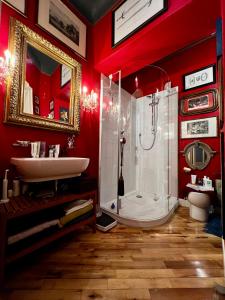 Luxury Room in central Art Nouveau building next to metro station