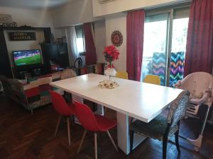 Piso exclusivo! Gran Balcon con Asador, Cochera, 2 Habitaciones, 4 Baños, Pileta!