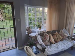 Tranquil Garden Cottage