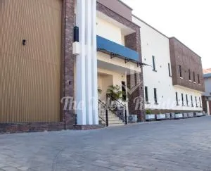 The Velvet Residence - Wupa