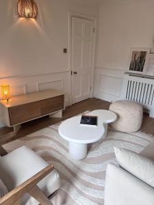 Beautiful Modern Central Flat