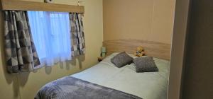 Bittern 22, Parkdean, California Cliffs, Scratby, sleeps 6, free wi-fi, bedding and towels included, 5 mins from beach