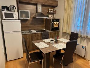 Forest Apartment Villa Park