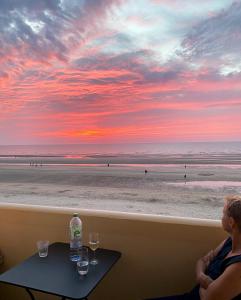 Appartements unobstructed beachfront view apartment : photos des chambres