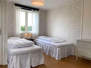 Fully equipped country house with lake location