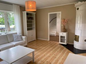 Fully equipped country house with lake location