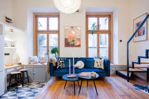 Spacious 5BR Retreat for 16 by Dohany Synagogue & Fashion St