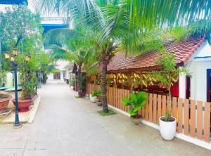 Sân Vườn Hotel Khánh Hòa