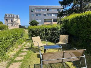 Appartements Appartement cosy avec jardin vue et acces a 30m de la mer : photos des chambres