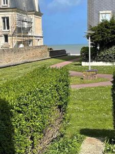 Appartements Appartement cosy avec jardin vue et acces a 30m de la mer : photos des chambres