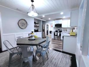 The Honeycomb Haven l 1 Mile to Downtown Thomasville