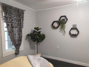 The Honeycomb Haven l 1 Mile to Downtown Thomasville