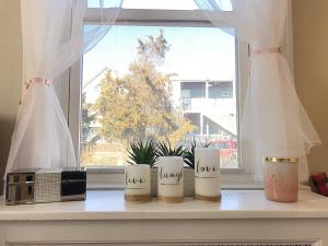 Bella room near downtown Train I-95 & beaches