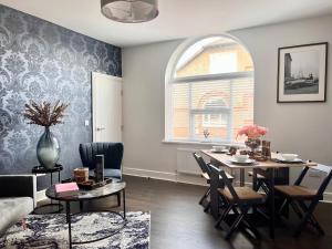 Stunning 2 bedroomed apartment on Allerton Road, Sleeps 4