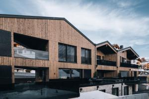 Bacher Living - Chalets & Apartments - Ubytování bez kategorie ve městě Serfaus