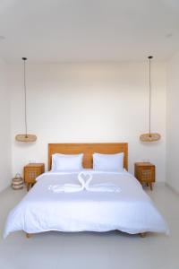 BRAND NEW Luna Villa in Canggu - 3 BR Pool Oasis