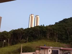 Casa em BC 4 dorm e piscina