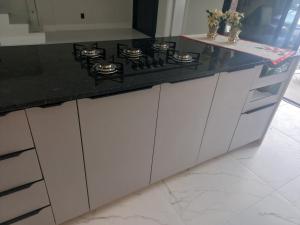 Casa em BC 4 dorm e piscina